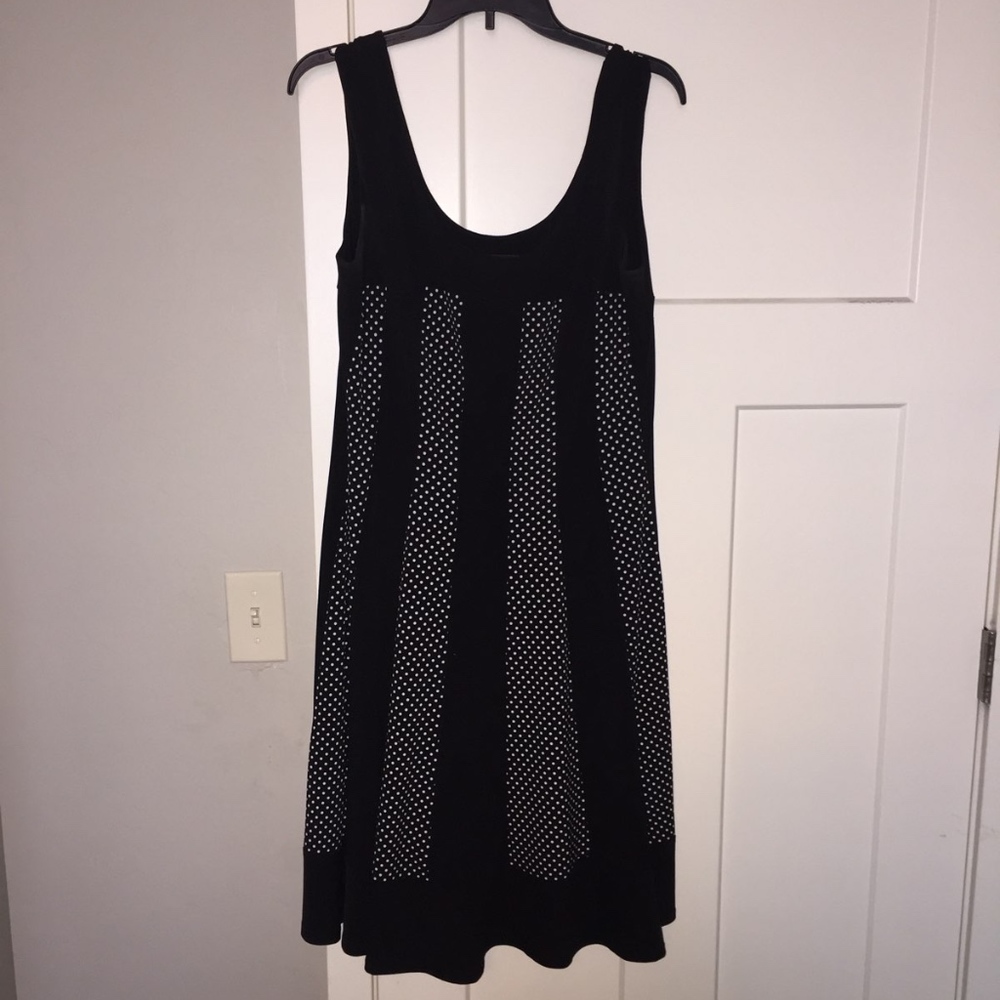Sleeveless Dress w/Polkadots